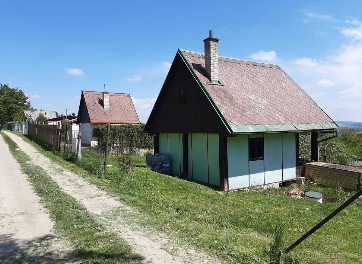 Pronajmu zahradu ve Svitavách Sluneční stráň . Osobní jednan