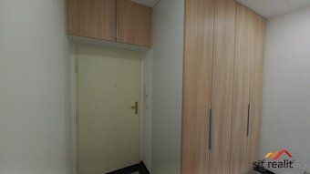 Světlý byt po celkové rekonstrukci o velikosti 2+kk, 45m2 se