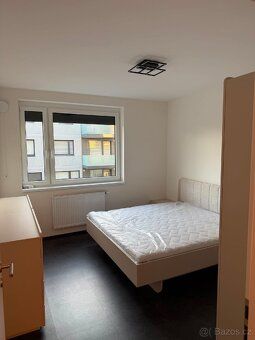 Pronájem nového stylového bytu 2+kk s balkonem a parkováním 