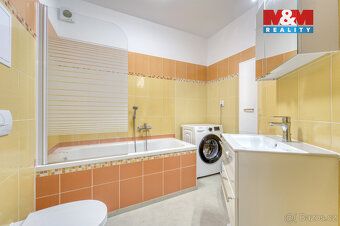 K pronájmu nabízíme byt 2+kk o výměře 55 m² s vlastním vchod