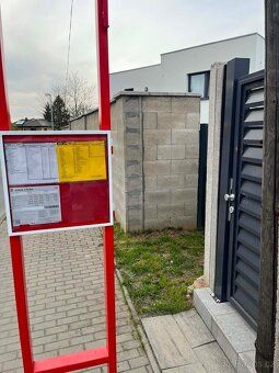 Nabízím reklamní prostor v Praze-Pitkovicich vedle zastávky 