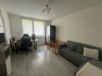 · 56 m² · 2. NP · neprůchozí pokoje · po rekonstrukci · skle