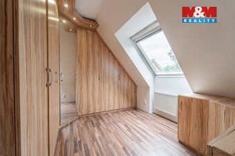 Nabízíme výjimečný rodinný dům v obci Šestajovice na rohovém