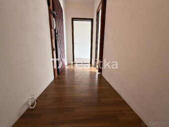Nabízíme k podnájmu družstevní byt o dispozici 2+1 a výměře 