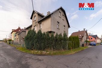 Nabízíme k prodeji velký, prostorný rodinný dům v klidné lok