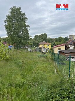 Nabízíme k prodeji pohlednou zahradu o rozloze 517 m² v Česk