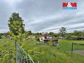 Nabízíme k prodeji pohlednou zahradu o rozloze 517 m² v Česk