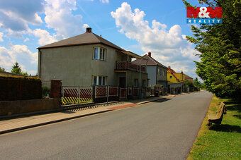 Nabízíme ke koupi 1/4 podílu na dvougeneračním rodinném domě