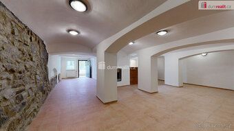 + služby + vratná kauce 2 měs. nájmy + provize, Nabízím Vám 