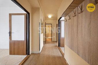 Nabízíme k prodeji světlý byt s balkonem o dispozici 3+1 o c
