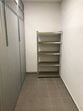 REZERVOVÁNO
Pronajmu skladovou kóji v centru města Krnova. K