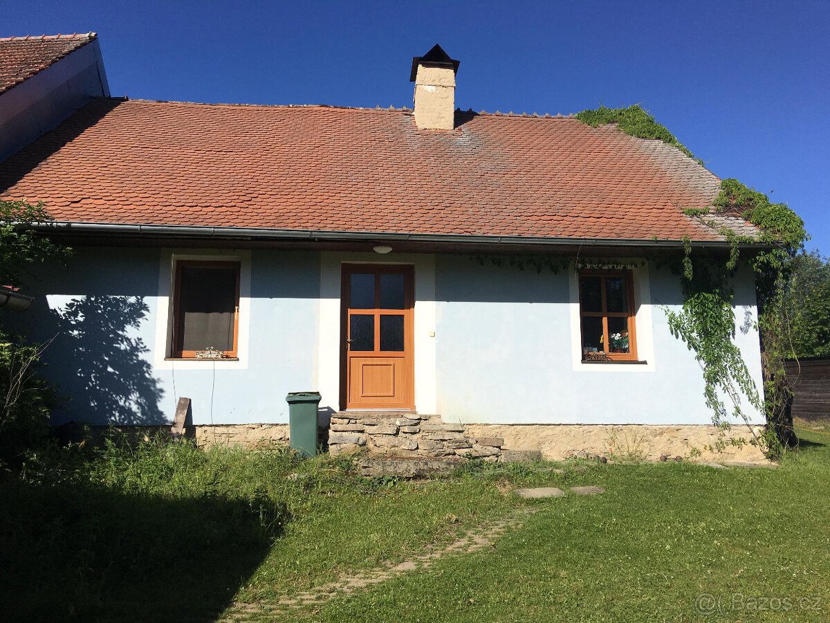 Nabízíme samostatnou část rodinného domu – vejmínek: 2 samos