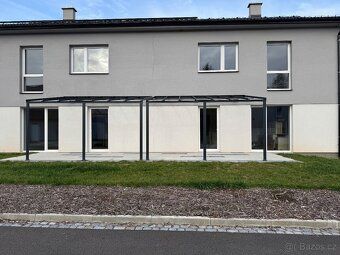 Hledáte moderní bydlení v klidném prostředí, ale zároveň s v