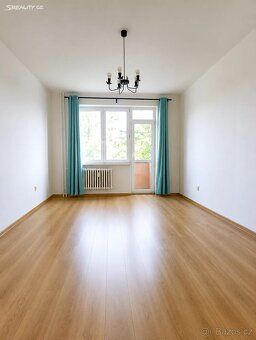 Nabízíme k pronájmu byt o dispozici 2+1 a výměře 55 m² na at