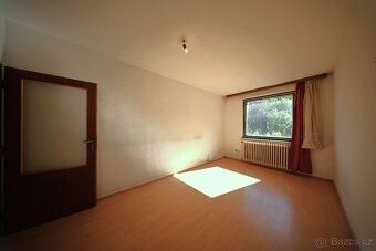 Pronájem 3 podlažního domu 5+1 o 187 m2 se 2 terasami a skle