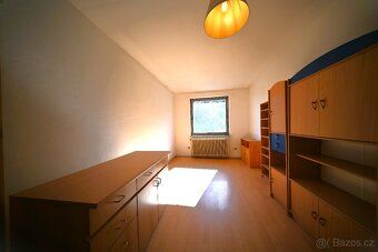 Pronájem 3 podlažního domu 5+1 o 187 m2 se 2 terasami a skle