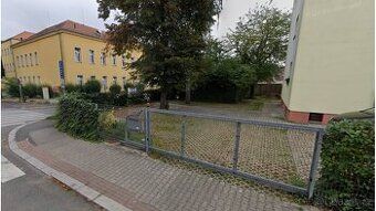 Jako vlastník nabízím ihned k pronájmu zděnou, suchou, garáž