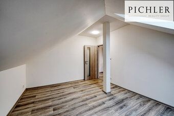 Nabízíme k prodeji moderní podkrovní byt 3+KK o rozloze 63 m