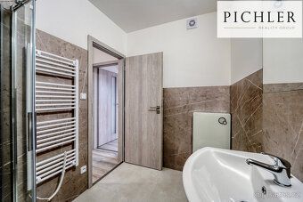 Nabízíme k prodeji moderní podkrovní byt 3+KK o rozloze 63 m