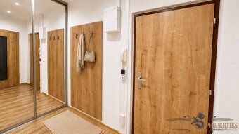 Ev.č. 00955 Nabízíme k prodeji moderní, pěkný a kompletně zr