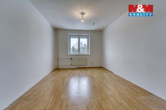 Toužíte po klidném bytě blízko přírody a s pohodlím města? N