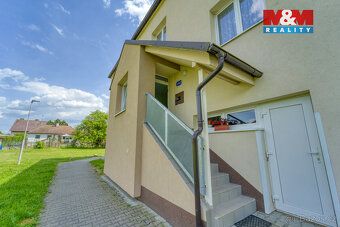 Toužíte po klidném bytě blízko přírody a s pohodlím města? N