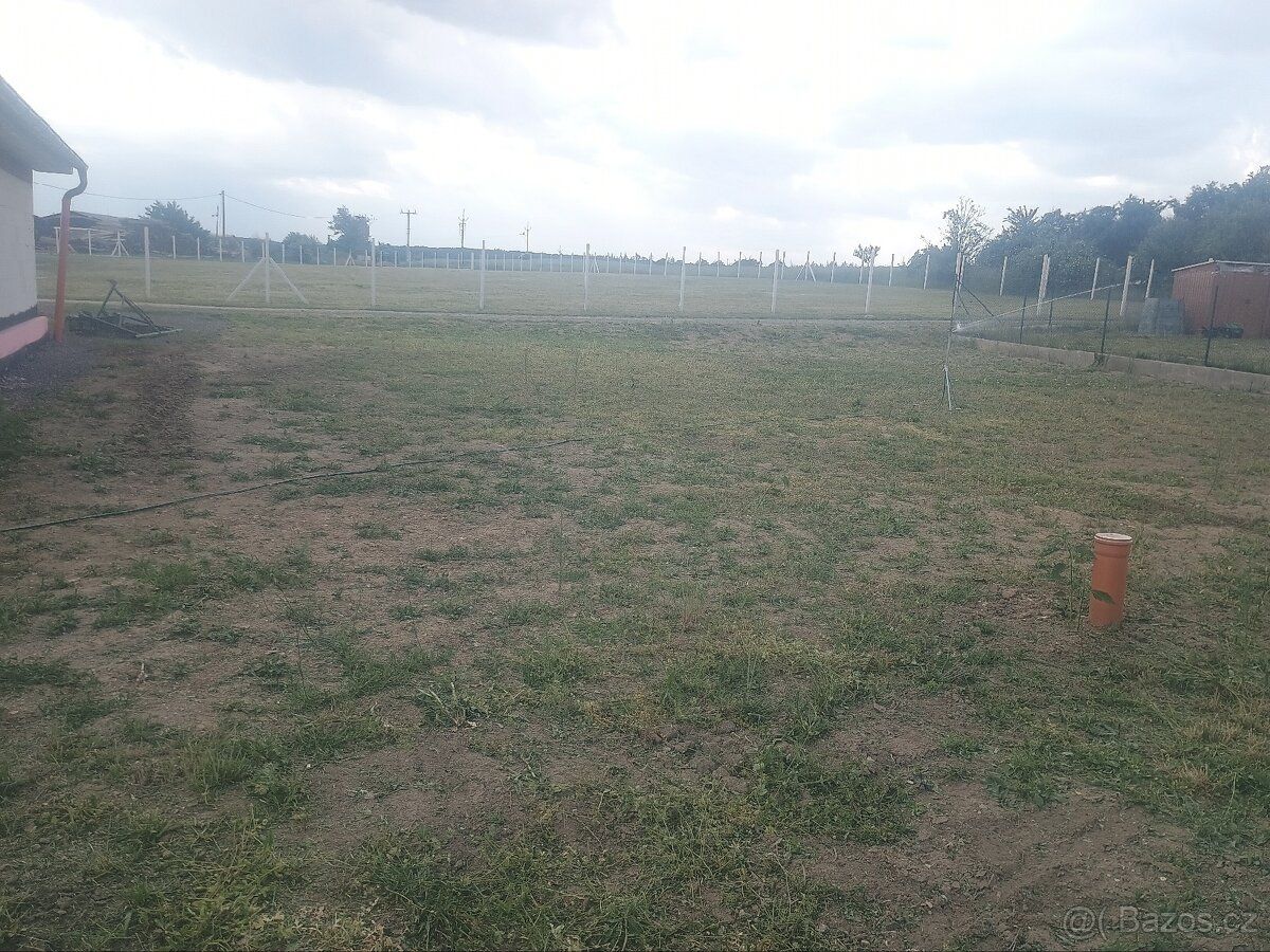 Nabízím k pronájmu stavební pozemek v Obci Plenkovice. Voda,