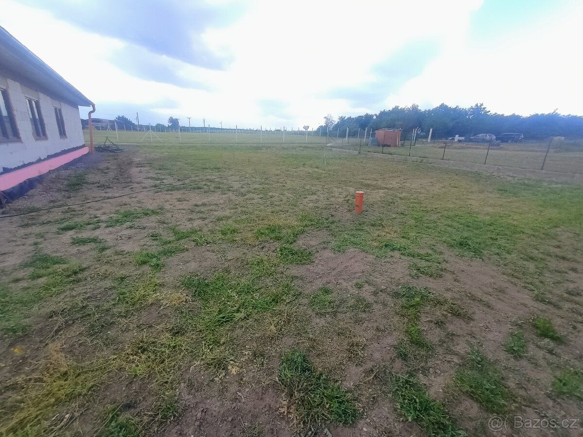Nabízím k pronájmu stavební pozemek v Obci Plenkovice. Voda,