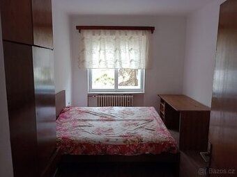 Pronájem volného neprůchozího velkého pokoje , rozkládací po