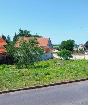 Obec Černouček, nedaleko Roudnice n.L 30km od Prahy, nedalek