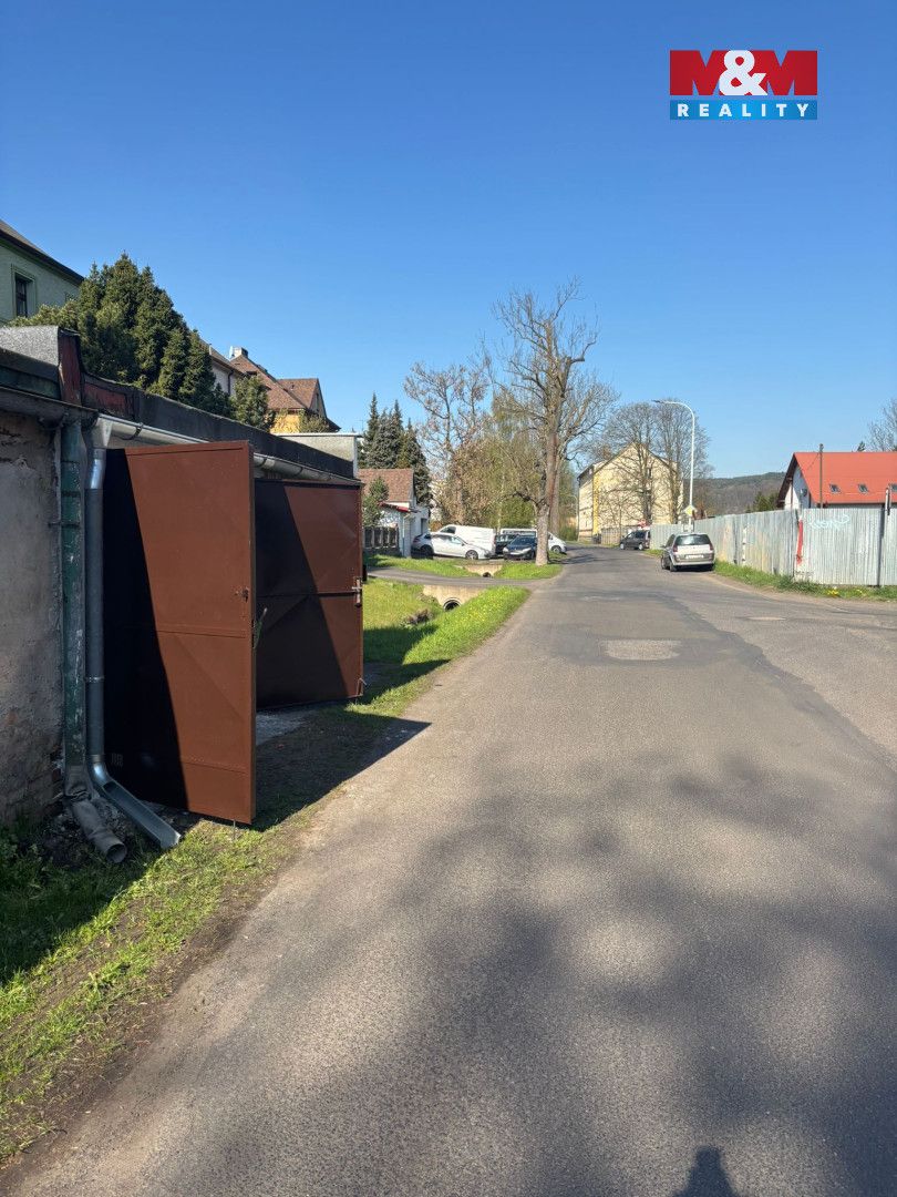 Nabízíme k prodeji řadovou zděnou garáž o užitné ploše 18 m²