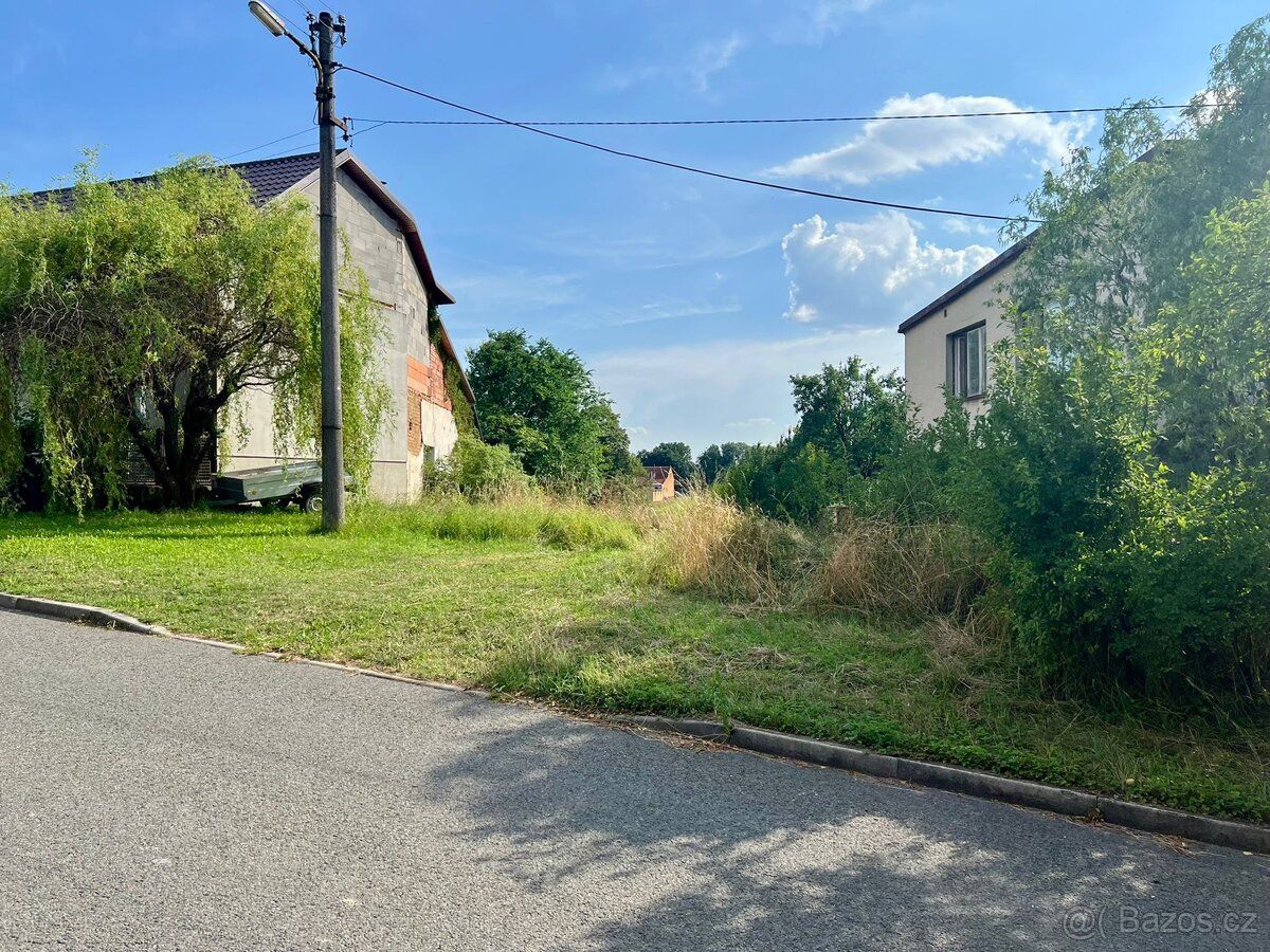 Nabízím k prodeji stavební pozemek o rozloze 1084 m², který 