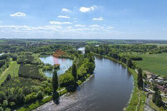 Nabízíme k prodeji stavební pozemek o výměře 1901 m2 v obci 