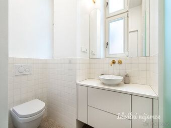 K dlouhodobému podnájmu nabízíme světlý byt o dispozici 3+kk