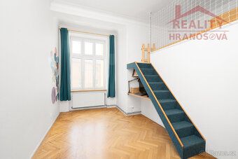 Nabízíme Vám ke koupi byt 3+1 v os. vl. s lodžií na Bezručov