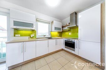 BYTOVÁ JEDNOTKA 4+1 VE DVOJDOMU S VLASTNÍ ZAHRADOU, TERASOU 
