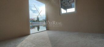 Dovolujeme si vám nabídnout moderní Hausbót 3+kk - 70m2 s te