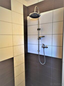 Pronajmu prostorný rodinný dům o zastavěné ploše cca 170 m2 