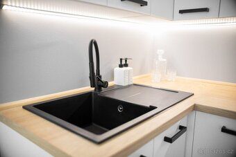 Nabízíme k prodeji prostorný byt 3+kk o výměře 61 m² ve vyvý