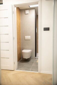 Nabízíme k prodeji prostorný byt 3+kk o výměře 61 m² ve vyvý