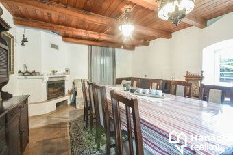 Nabízíme Vám ke koupi útulný penzion nacházející se v malebn