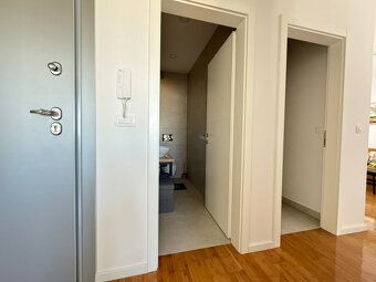 LaHoreal.eu ponúka na predaj moderný 3-izbový apartmán pri m