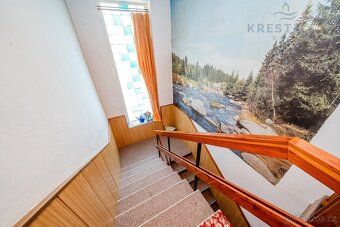 Nabízíme k prodeji prostorný samostatně stojící rodinný dům 