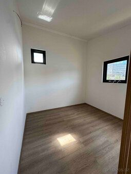 Na prodej nový hausbót 4kk - 96m2 s terasou 30m2 k celoroční