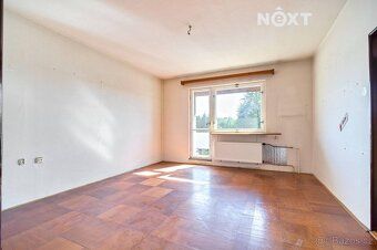 Nabízím k prodeji prostorný rodinný dům na ulici Orlovská 11