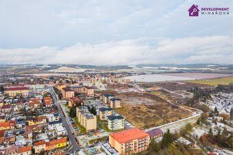 Ev.č. 00238 Moderní byt 2+kk s terasou, sklepem a parkovacím