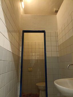 Nabízím k pronájmu výrobní nebo skladovací prostory 114 m2 +
