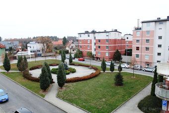 Nabízíme k prodeji velmi příjemný a světlý byt 3+kk, 74 m2, 