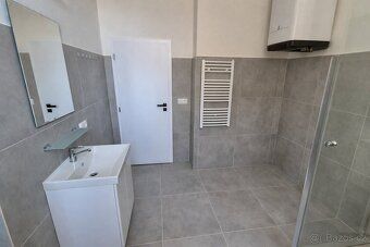 Nabízíme k pronájmu exkluzivní byt 2+kk o výměře 57 m² v uli