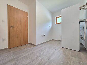 Nabízíme k prodeji novostavbu rodinného domu 6+kk s garáží v